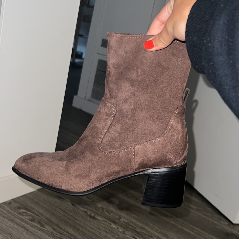 Vince brown suede short boots 8.5